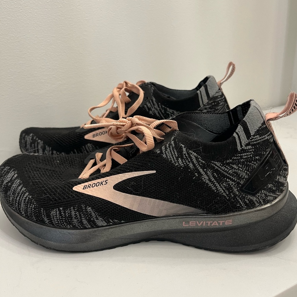Brooks Levitate Running Shoes